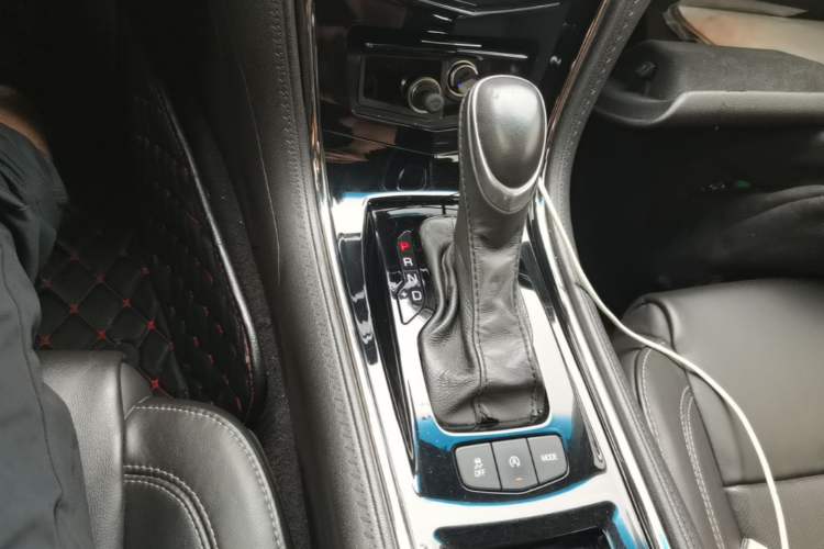 Used Cadillac ATS-L 2017 28T Fashion Edition Gear Lever