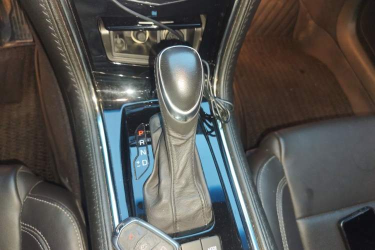 Used Cadillac ATS-L 2017 28T Fashion Edition Gear Lever