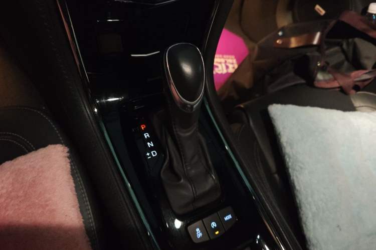 Used Cadillac ATS-L 2017 28T Fashion Edition Gear Lever
