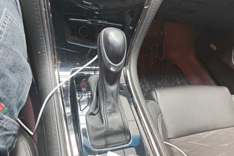 Used Cadillac ATS-L 2017 28T Tech Edition Gear Lever