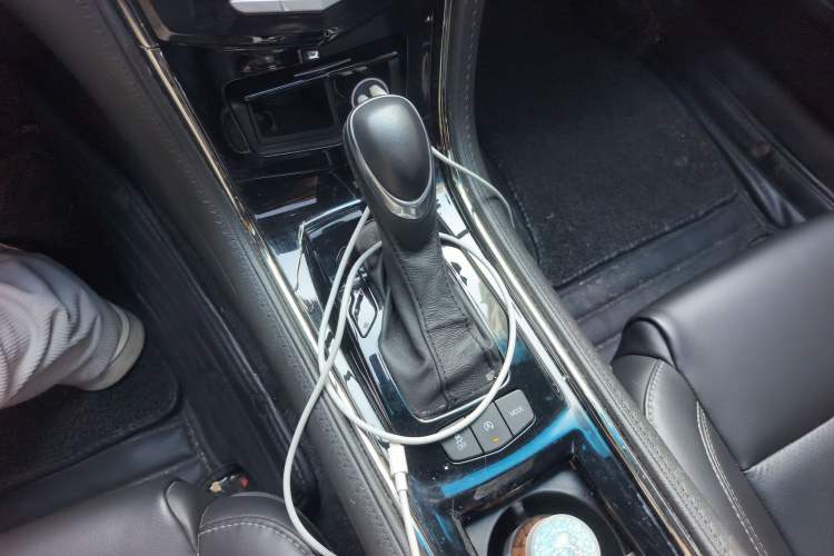 Used Cadillac ATS-L 2017 28T Tech Edition Gear Lever