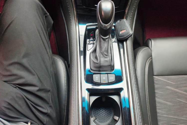 Used Cadillac ATS-L 2017 28T Tech Edition Gear Lever