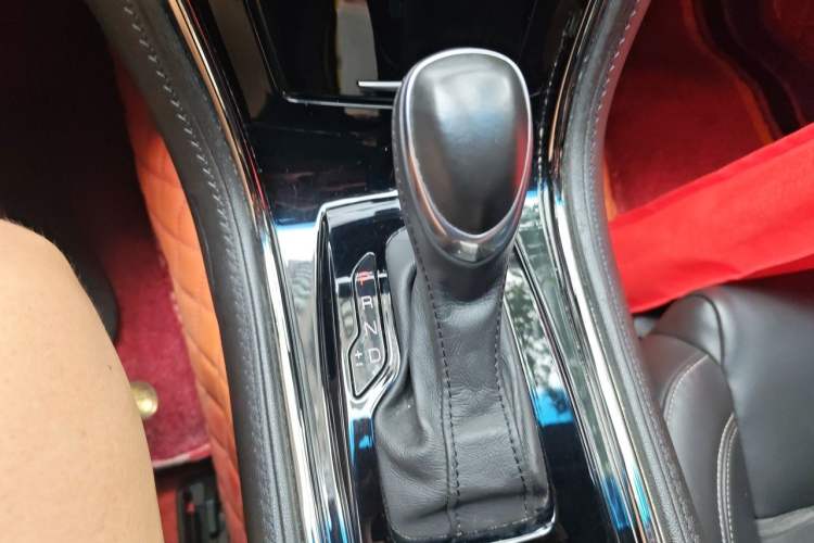 Used Cadillac ATS-L 2017 28T Tech Edition Gear Lever