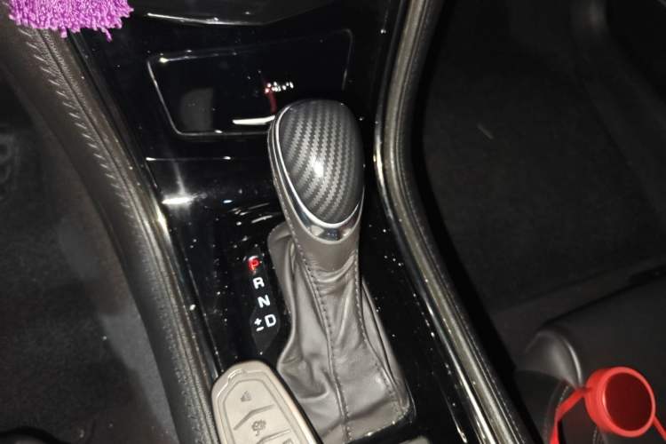 Used Cadillac ATS-L 2017 28T Fashion Edition Gear Lever
