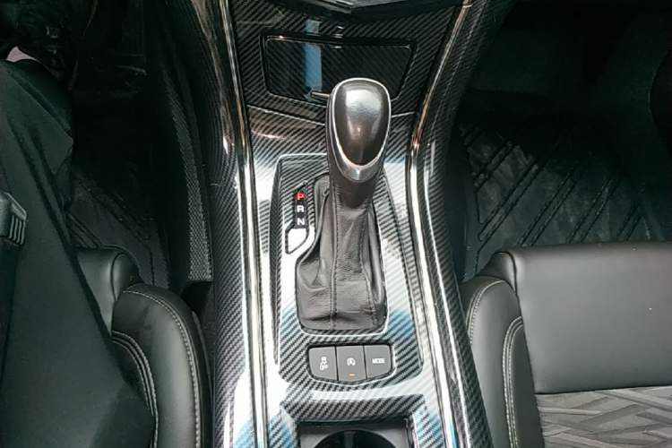 Used Cadillac ATS-L 2017 28T Tech Edition Gear Lever