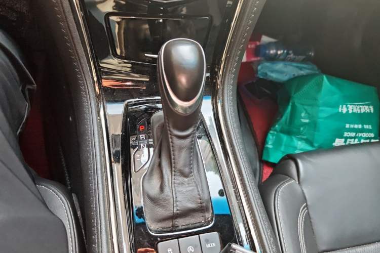 Used Cadillac ATS-L 2017 28T Fashion Edition Gear Lever