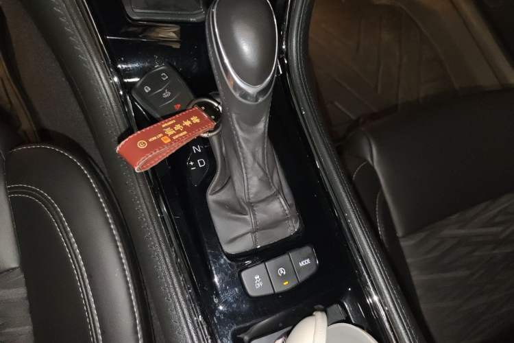 Used Cadillac ATS-L 2017 28T Tech Edition Gear Lever