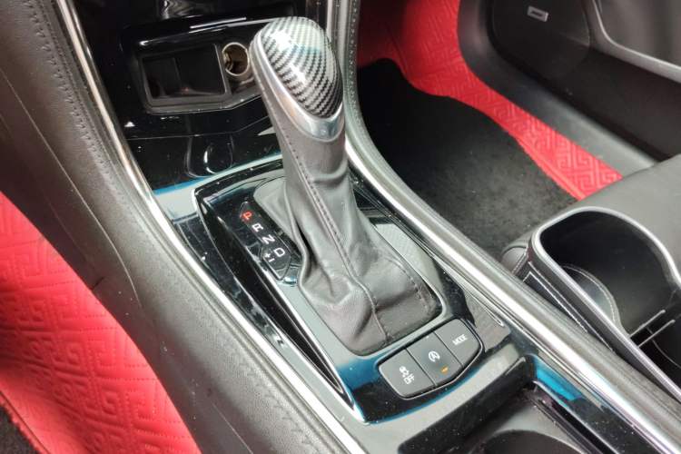Used Cadillac ATS-L 2017 28T Fashion Edition Gear Lever