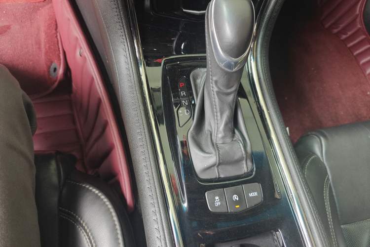 Used Cadillac ATS-L 2017 28T Fashion Edition Gear Lever