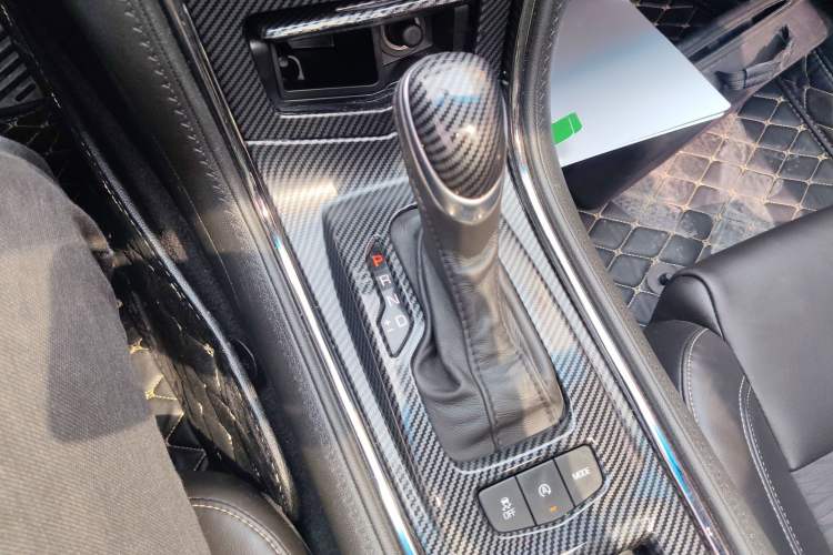 Used Cadillac ATS-L 2017 28T Tech Edition Gear Lever