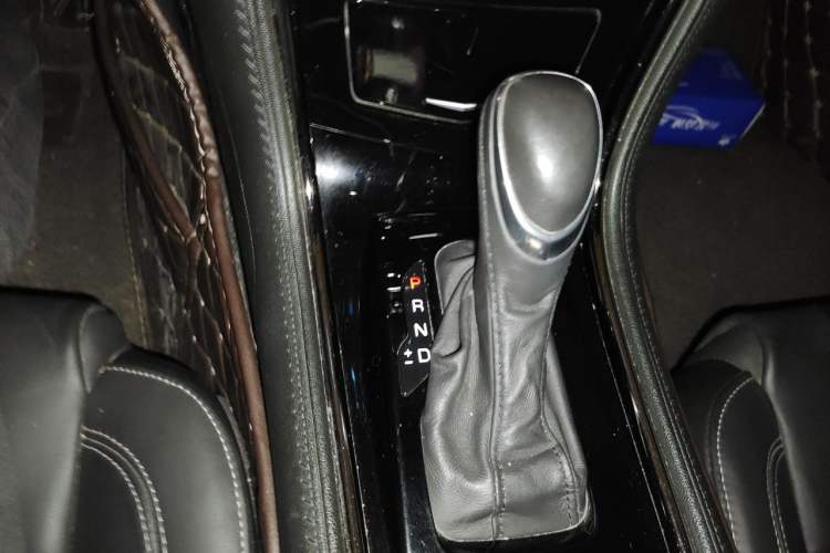 Used Cadillac ATS-L 2017 28T Fashion Edition Gear Lever