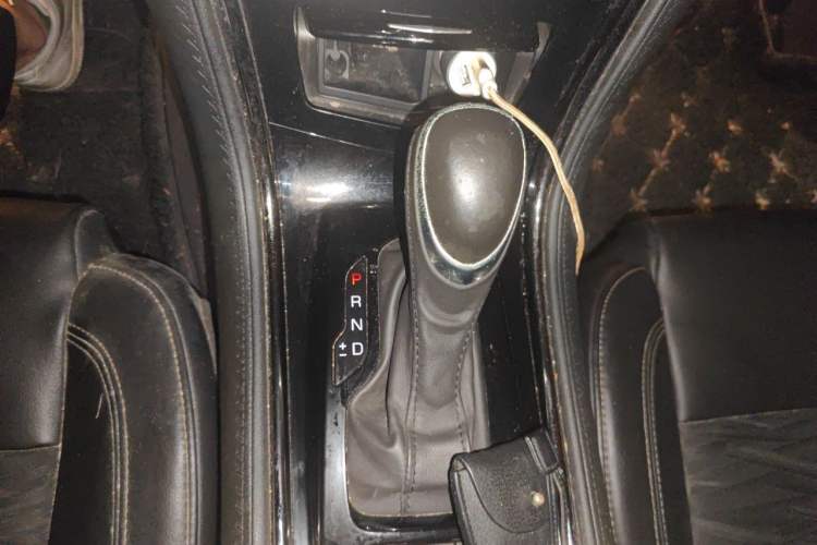 Used Cadillac ATS-L 2017 28T Tech Edition Gear Lever