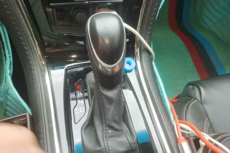 Used Cadillac ATS-L 2017 28T Fashion Edition Gear Lever