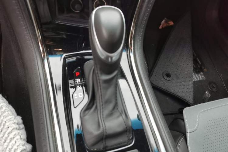 Used Cadillac ATS-L 2017 28T Tech Edition Gear Lever