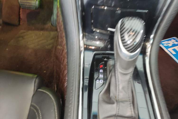 Used Cadillac ATS-L 2017 28T Tech Edition Gear Lever