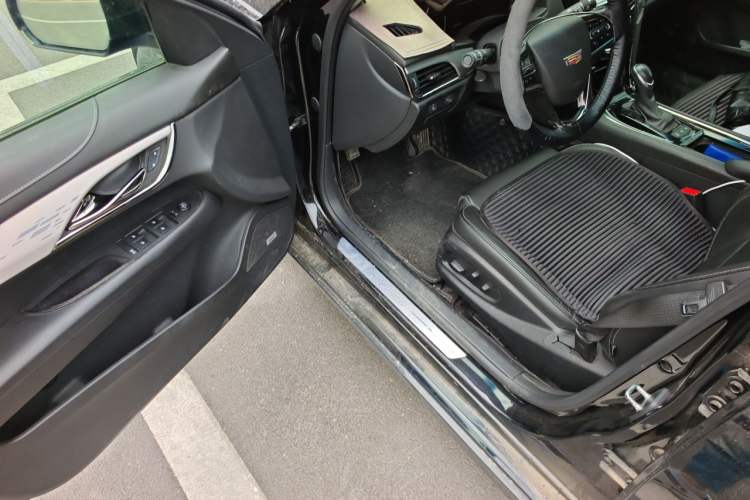 Used Cadillac ATS-L 2017 28T Fashion Edition Interior 3