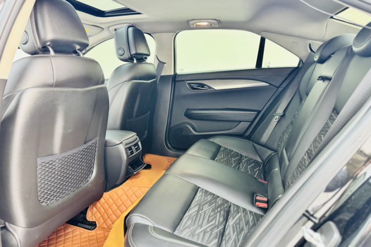 Used Cadillac ATS-L 2017 28T Tech Edition Interior 4