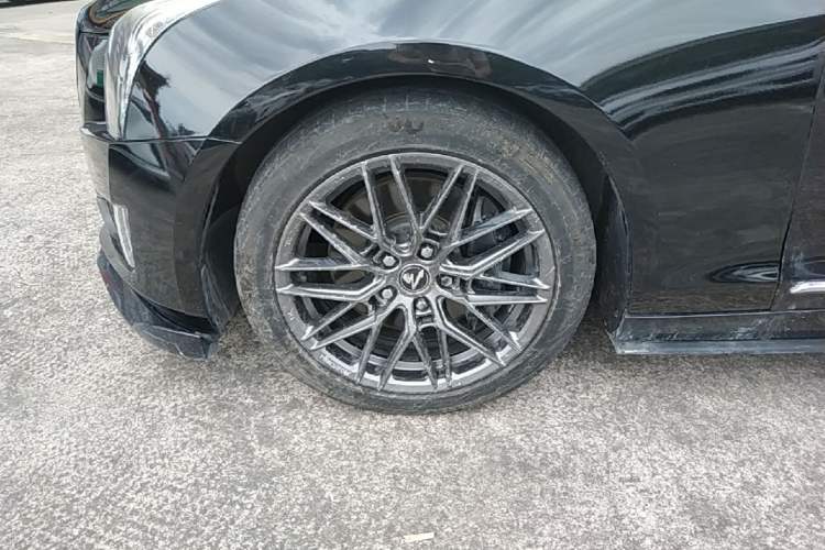 Used Cadillac ATS-L 2017 28T Tech Edition Left Front Wheel Hub
