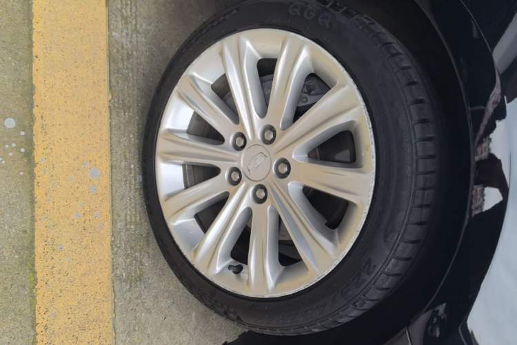 Used Cadillac ATS-L 2017 28T Tech Edition Left Front Wheel Hub