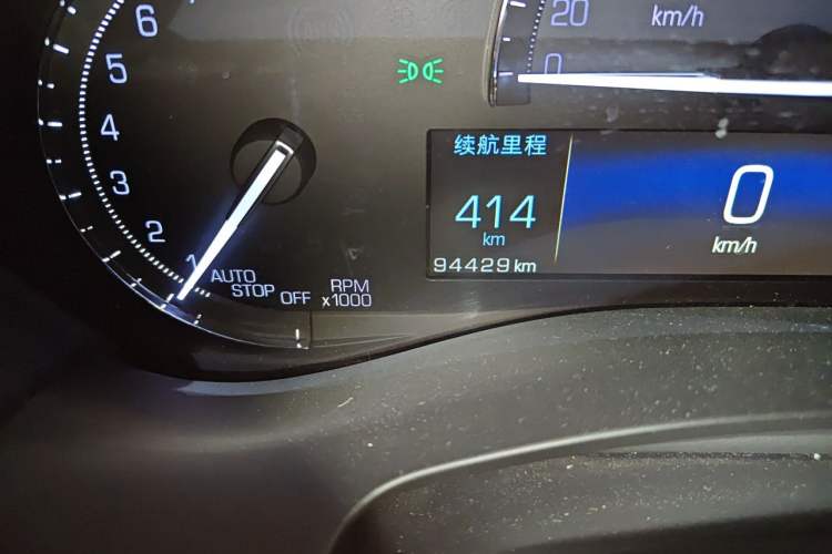 Used Cadillac ATS-L 2017 28T Tech Edition Odometer Close Up