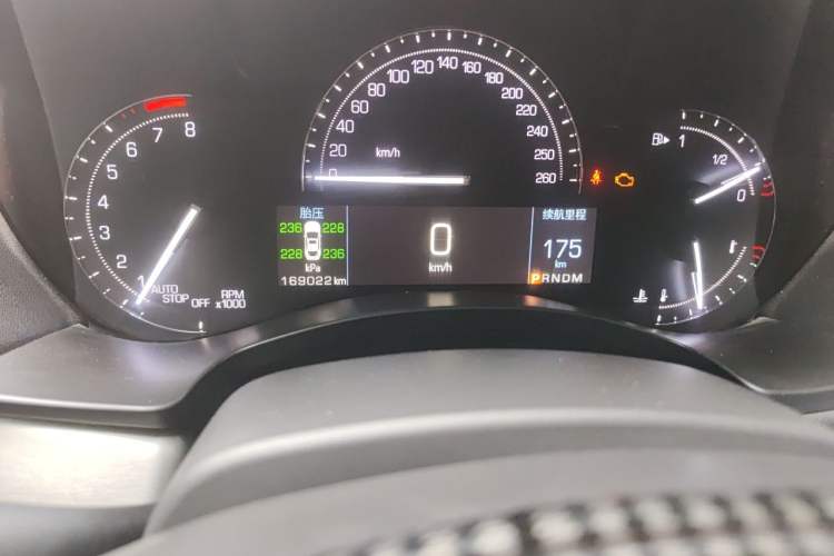 Used Cadillac ATS-L 2017 28T Fashion Edition Odometer Close Up