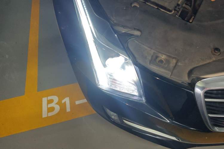 Used Cadillac ATS-L 2017 28T Fashion Edition Right Front Headlight