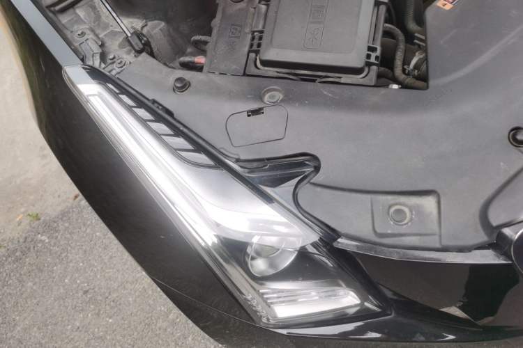 Used Cadillac ATS-L 2017 28T Fashion Edition Right Front Headlight