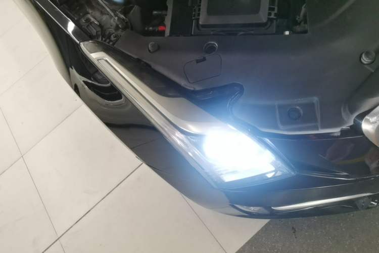 Used Cadillac ATS-L 2017 28T Fashion Edition Right Front Headlight