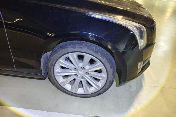 Used Cadillac ATS-L 2017 28T Tech Edition Right Front Wheel Hub