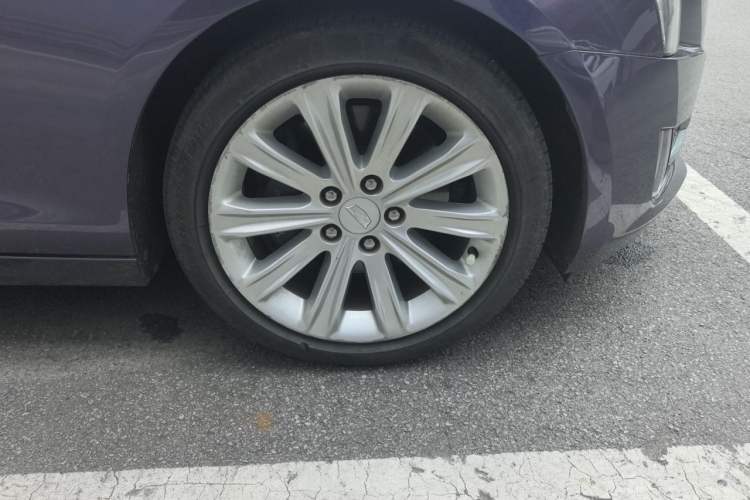 Used Cadillac ATS-L 2017 28T Fashion Edition Right Front Wheel Hub