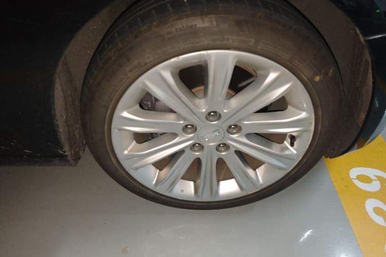 Used Cadillac ATS-L 2017 28T Fashion Edition Right Front Wheel Hub