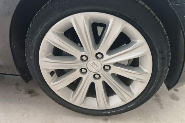 Used Cadillac ATS-L 2017 28T Fashion Edition Right Front Wheel Hub