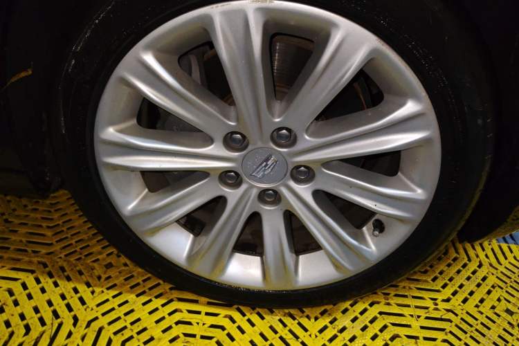 Used Cadillac ATS-L 2017 28T Fashion Edition Right Front Wheel Hub
