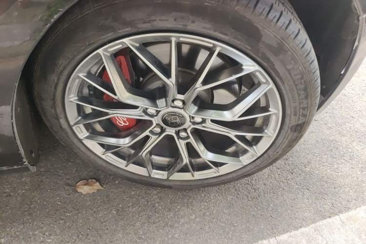 Used Cadillac ATS-L 2017 28T Fashion Edition Right Front Wheel Hub