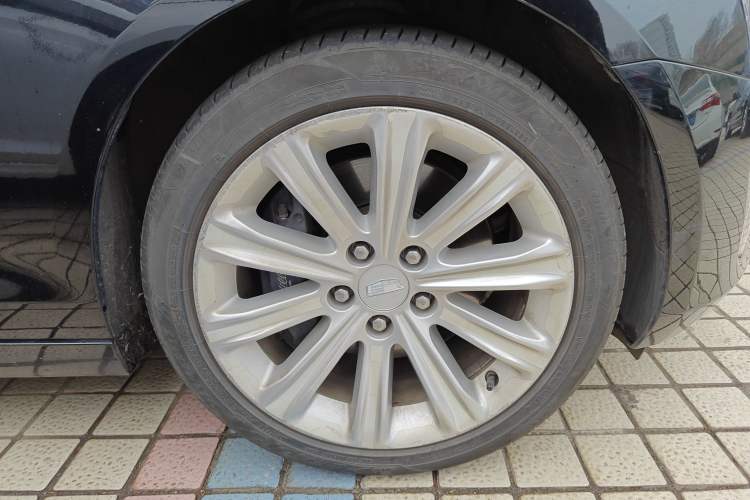 Used Cadillac ATS-L 2017 28T Fashion Edition Right Front Wheel Hub