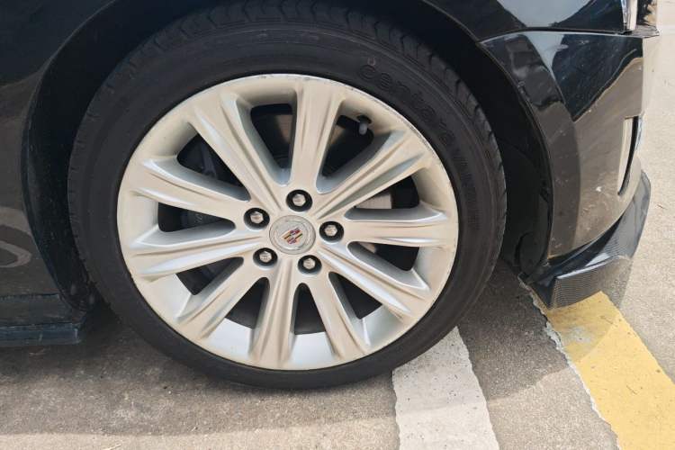 Used Cadillac ATS-L 2017 28T Tech Edition Right Front Wheel Hub
