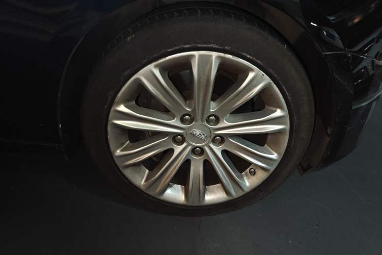 Used Cadillac ATS-L 2017 28T Fashion Edition Right Front Wheel Hub