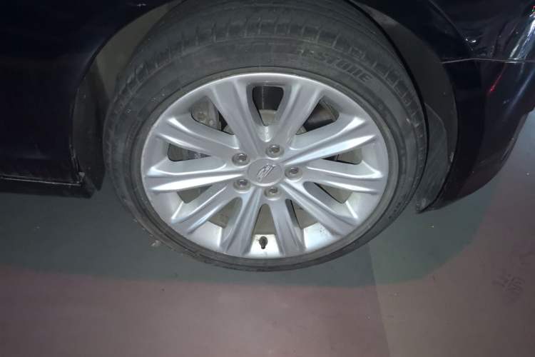 Used Cadillac ATS-L 2017 28T Tech Edition Right Front Wheel Hub
