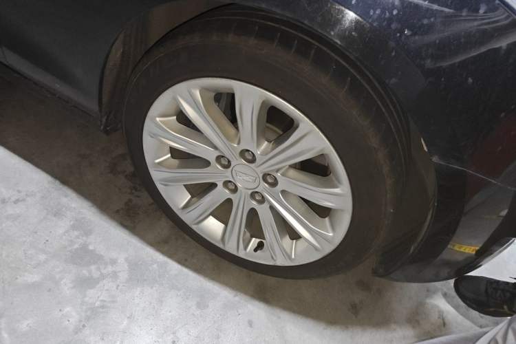 Used Cadillac ATS-L 2017 28T Fashion Edition Right Front Wheel Hub