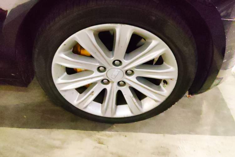 Used Cadillac ATS-L 2017 28T Tech Edition Right Front Wheel Hub