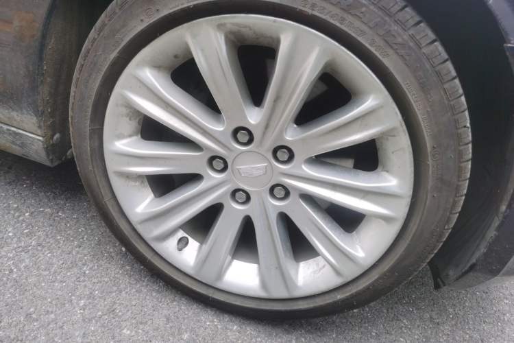 Used Cadillac ATS-L 2017 28T Fashion Edition Right Front Wheel Hub