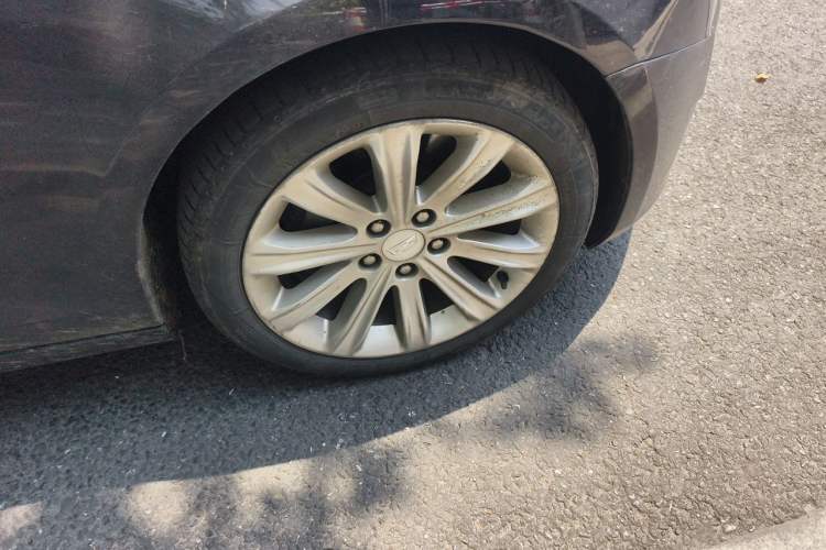 Used Cadillac ATS-L 2017 28T Tech Edition Right Front Wheel Hub