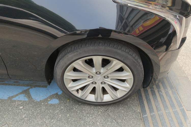 Used Cadillac ATS-L 2017 28T Tech Edition Right Front Wheel Hub