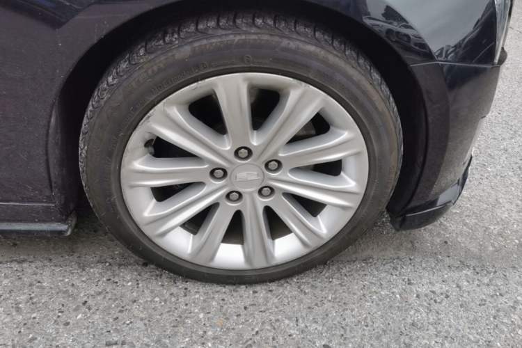 Used Cadillac ATS-L 2017 28T Tech Edition Right Front Wheel Hub