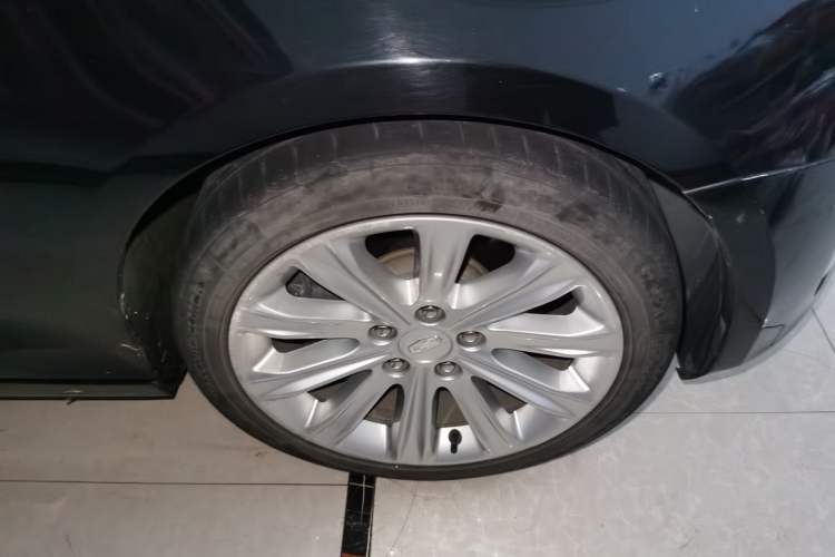 Used Cadillac ATS-L 2017 28T Fashion Edition Right Front Wheel Hub