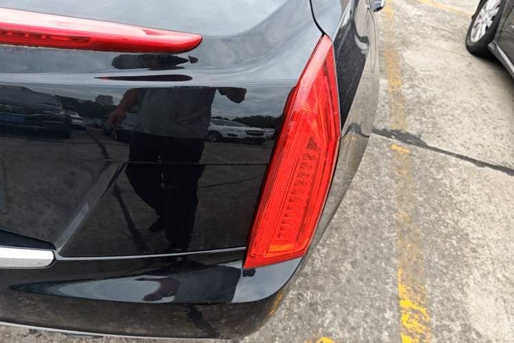 Used Cadillac ATS-L 2017 28T Fashion Edition Right Rear Taillight