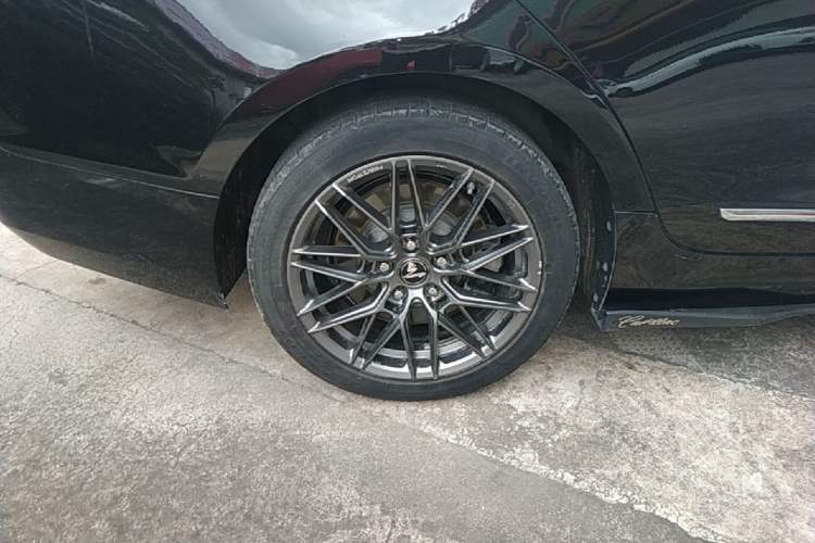 Used Cadillac ATS-L 2017 28T Tech Edition Right Rear Wheel Hub