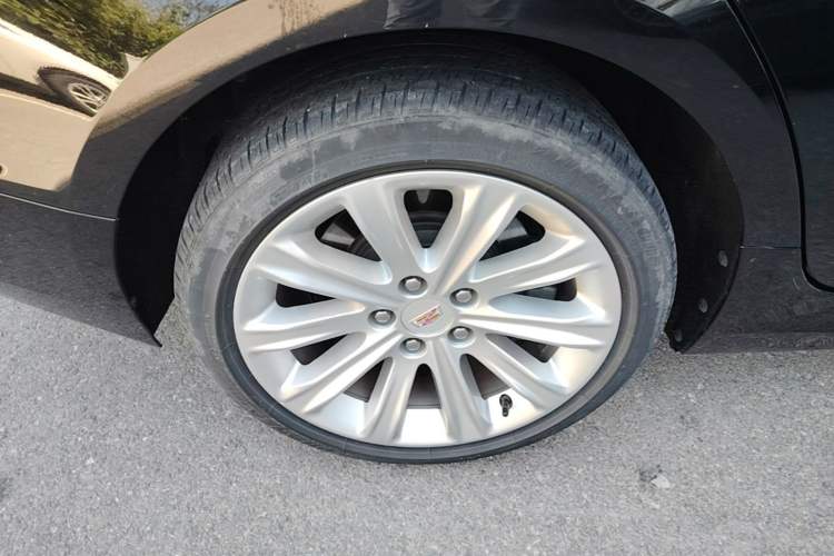 Used Cadillac ATS-L 2017 28T Tech Edition Right Rear Wheel Hub