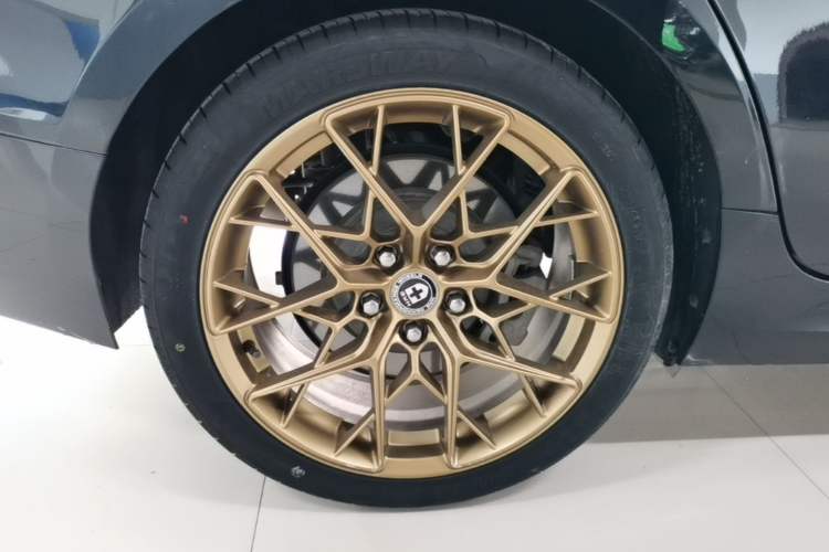Used Cadillac ATS-L 2017 28T Tech Edition Right Rear Wheel Hub