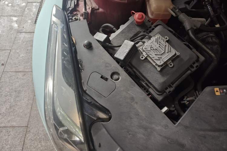 Used Cadillac ATS-L 2017 28T Tech Edition Engine Bay Right